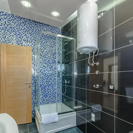 Family Blue Sky Ae1440 Apartman Vir