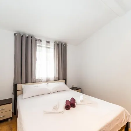 Family Blue Sky Ae1440 Apartman Vir