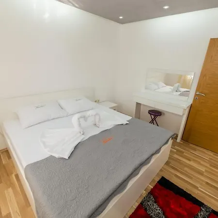 Family Blue Sky Ae1440 Apartman Vir
